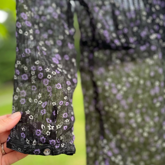 Aeropostale Sheer Flowered Juniors S Blouse 3/4 Sleeve Top Iridescent Buttons - Picture 6 of 10